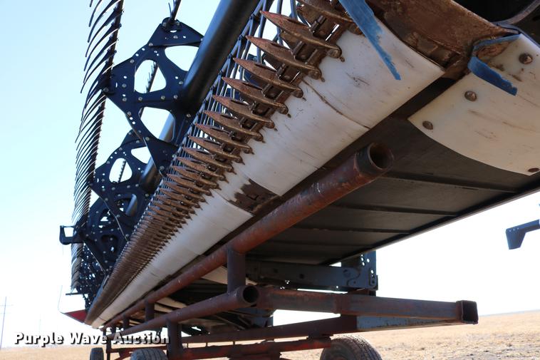 image for item DD8695 2005 Case IH 2062 flex draper head