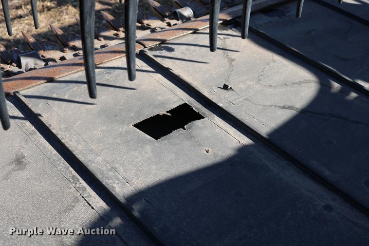 image for item DD8695 2005 Case IH 2062 flex draper head