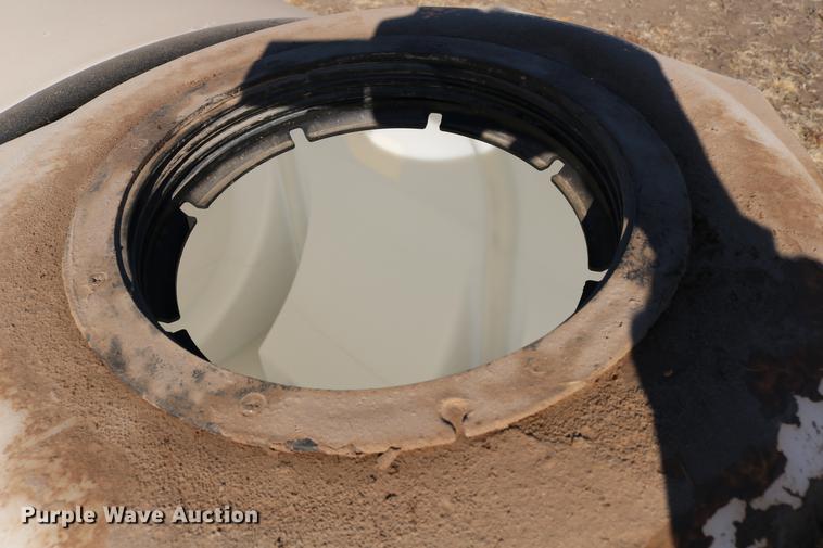 image for item DD8697 Wylie nurse tank trailer