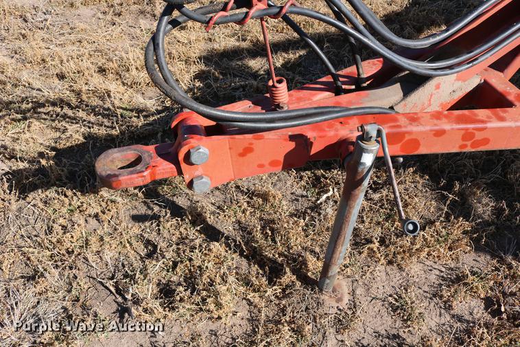 image for item DD8699 1994 Sunflower 3040-28 sweep plow