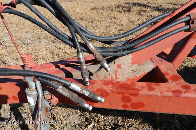 image for item DD8699 1994 Sunflower 3040-28 sweep plow