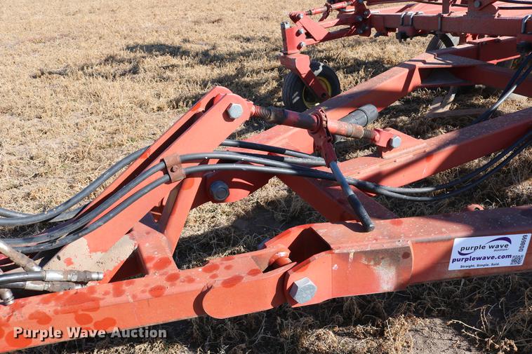 image for item DD8699 1994 Sunflower 3040-28 sweep plow
