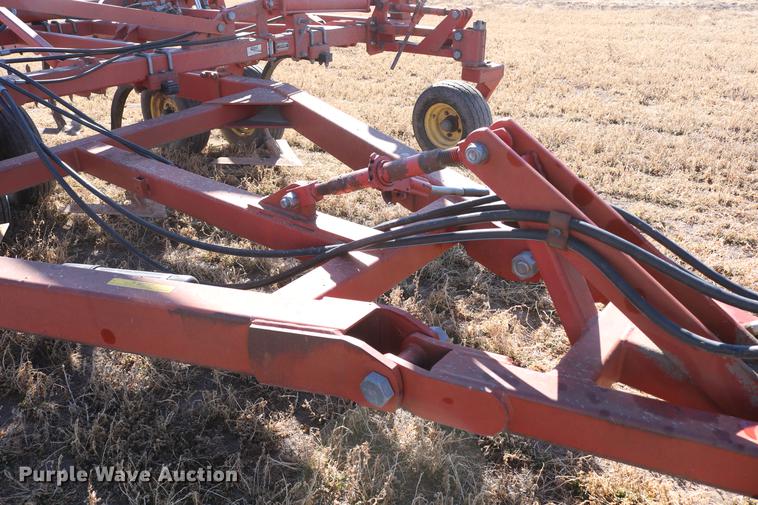 image for item DD8699 1994 Sunflower 3040-28 sweep plow