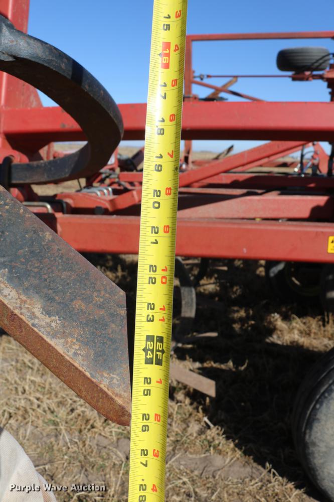 image for item DD8699 1994 Sunflower 3040-28 sweep plow