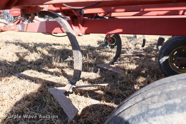 image for item DD8699 1994 Sunflower 3040-28 sweep plow