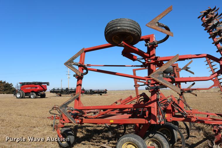 image for item DD8699 1994 Sunflower 3040-28 sweep plow