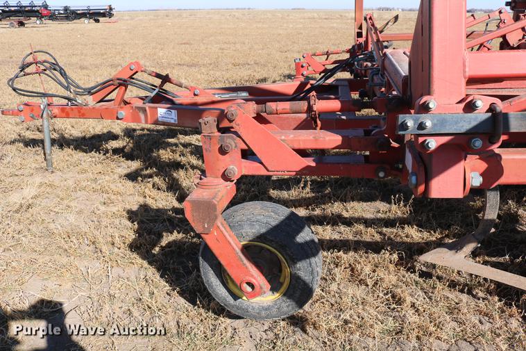 image for item DD8699 1994 Sunflower 3040-28 sweep plow