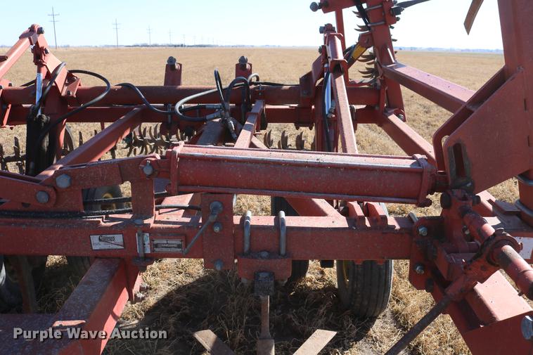 image for item DD8699 1994 Sunflower 3040-28 sweep plow