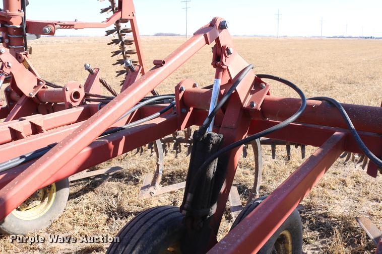 image for item DD8699 1994 Sunflower 3040-28 sweep plow