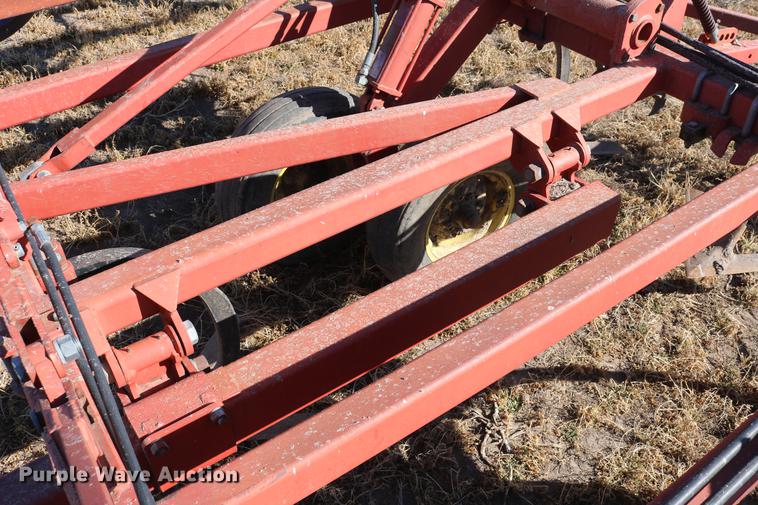 image for item DD8699 1994 Sunflower 3040-28 sweep plow