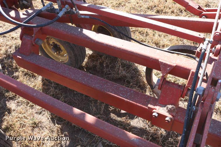 image for item DD8699 1994 Sunflower 3040-28 sweep plow