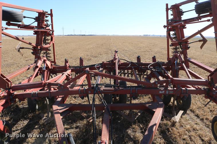 image for item DD8699 1994 Sunflower 3040-28 sweep plow