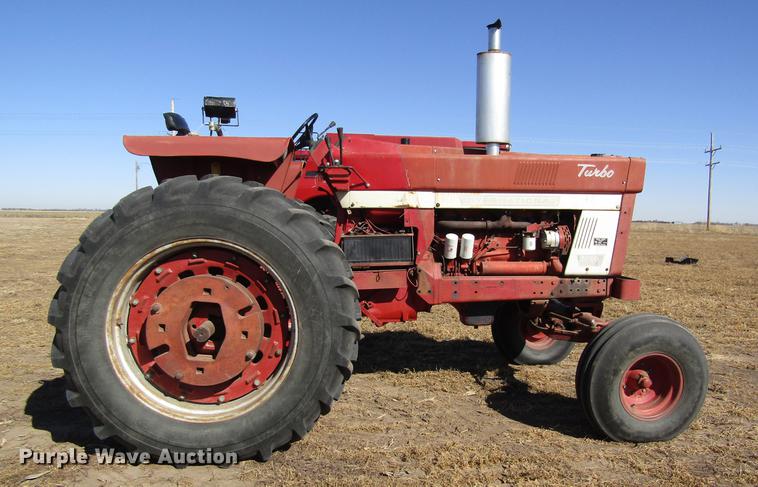 image for item DD8704 1974 International 1066 tractor