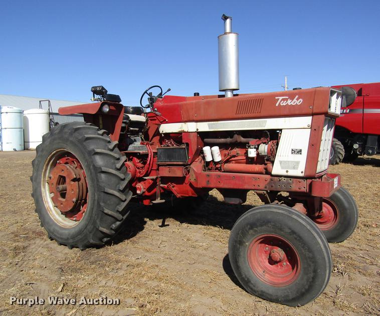image for item DD8704 1974 International 1066 tractor