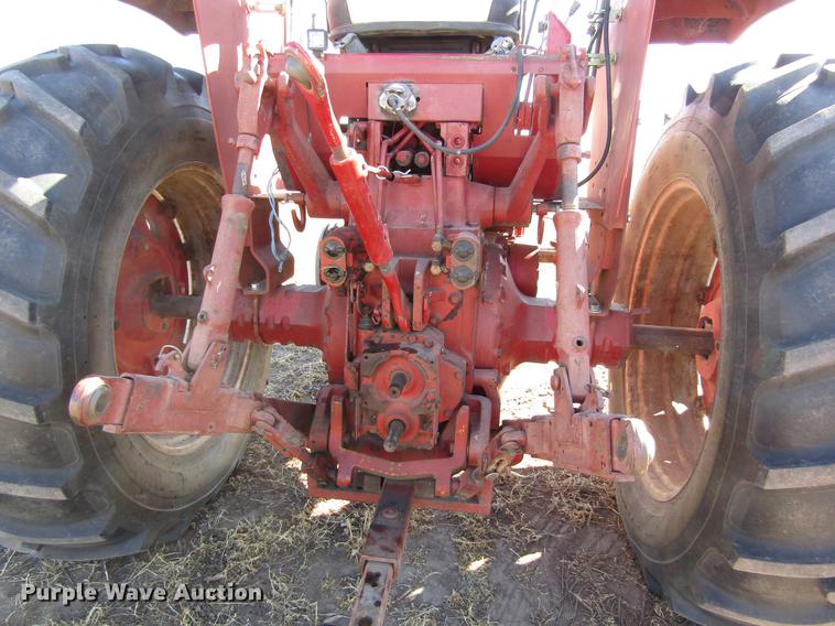 image for item DD8704 1974 International 1066 tractor