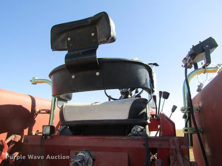 image for item DD8704 1974 International 1066 tractor