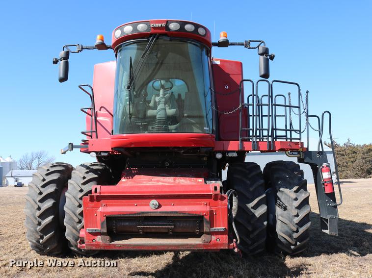 image for item DD8705 2010 Case IH 7120 RWA combine