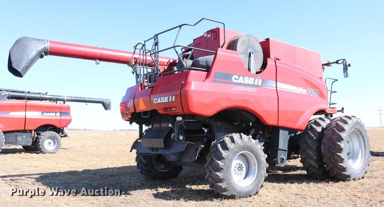 image for item DD8705 2010 Case IH 7120 RWA combine
