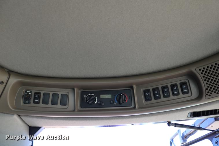 image for item DD8705 2010 Case IH 7120 RWA combine