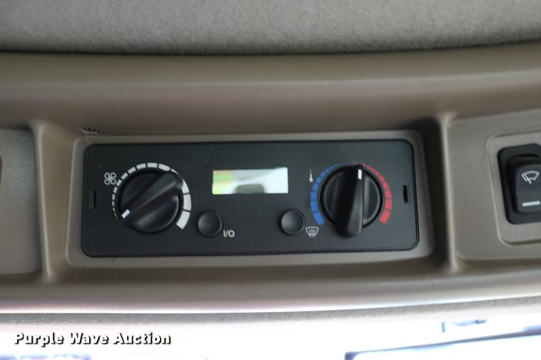 image for item DD8705 2010 Case IH 7120 RWA combine