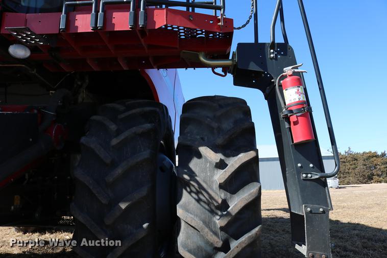 image for item DD8705 2010 Case IH 7120 RWA combine