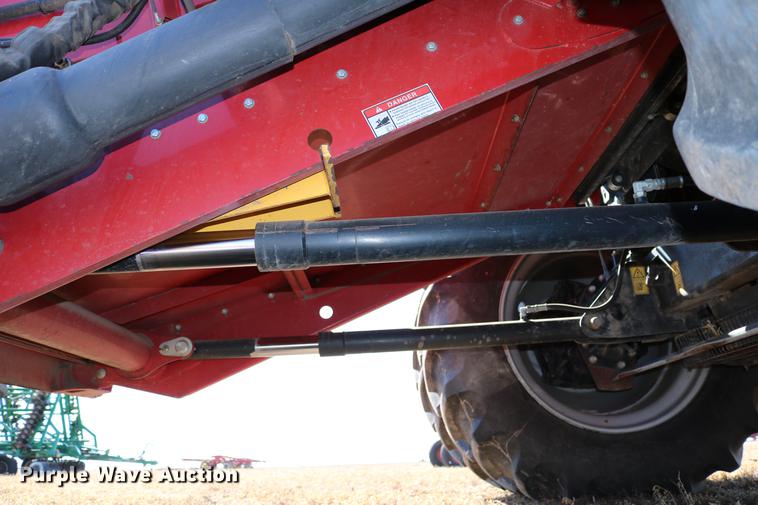 image for item DD8705 2010 Case IH 7120 RWA combine