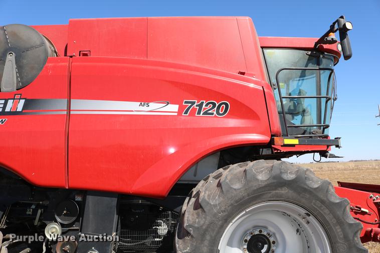 image for item DD8705 2010 Case IH 7120 RWA combine