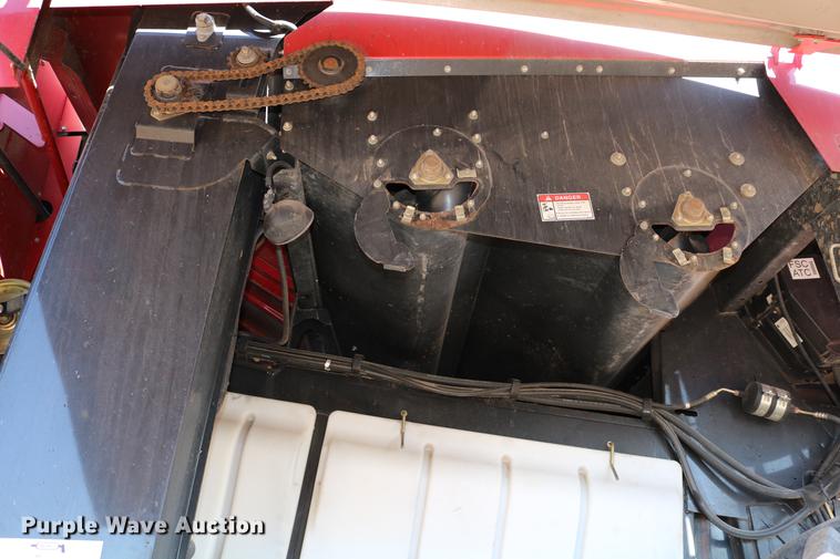 image for item DD8705 2010 Case IH 7120 RWA combine
