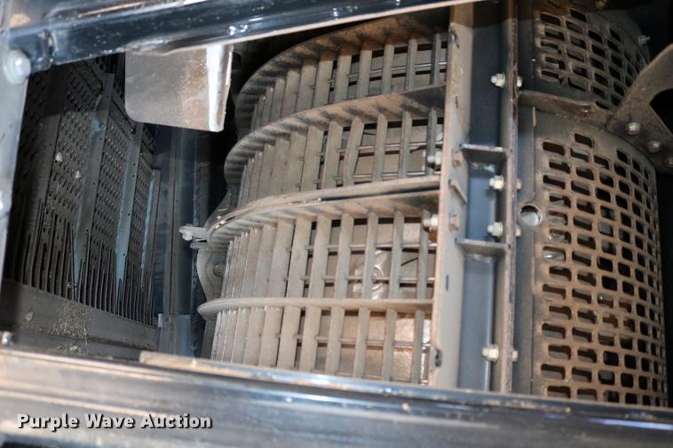 image for item DD8705 2010 Case IH 7120 RWA combine