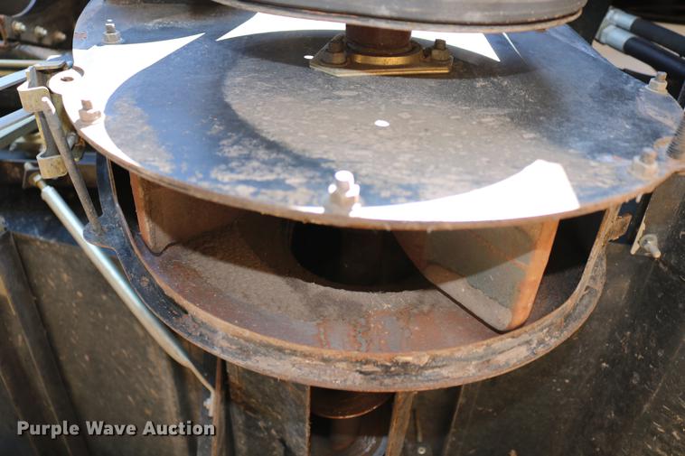 image for item DD8705 2010 Case IH 7120 RWA combine