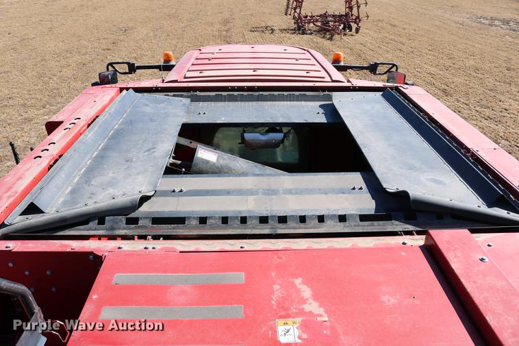 image for item DD8705 2010 Case IH 7120 RWA combine