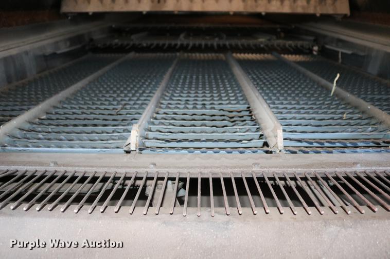 image for item DD8705 2010 Case IH 7120 RWA combine