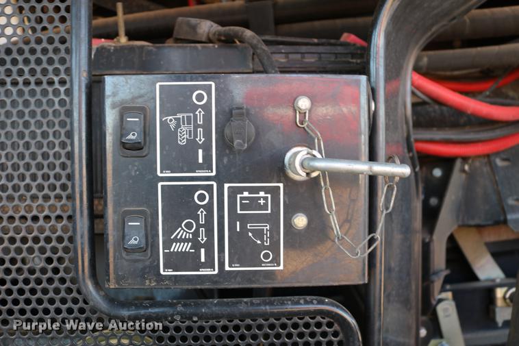 image for item DD8705 2010 Case IH 7120 RWA combine