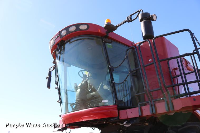 image for item DD8705 2010 Case IH 7120 RWA combine