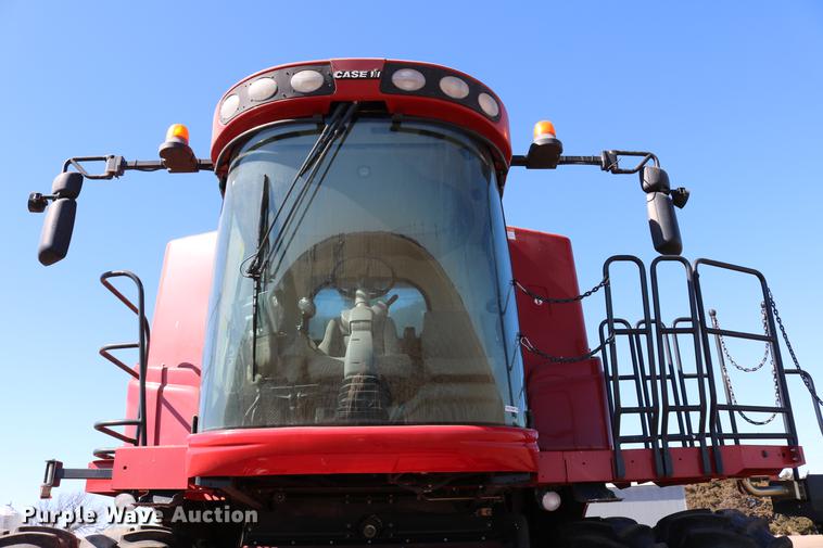 image for item DD8705 2010 Case IH 7120 RWA combine