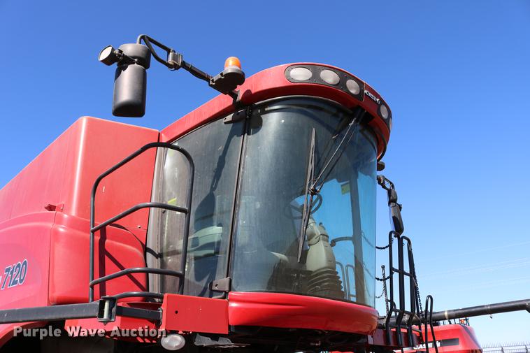 image for item DD8705 2010 Case IH 7120 RWA combine