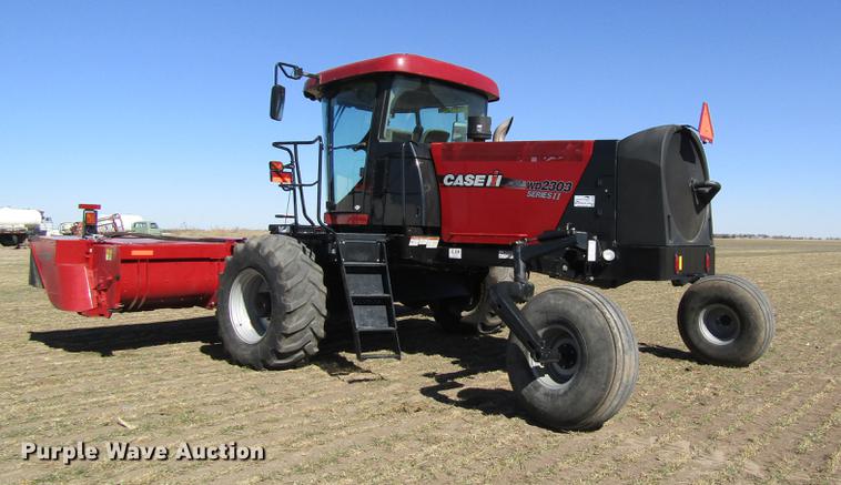 image for item DD8706 2014 Case IH WD2303 self-propelled windrower