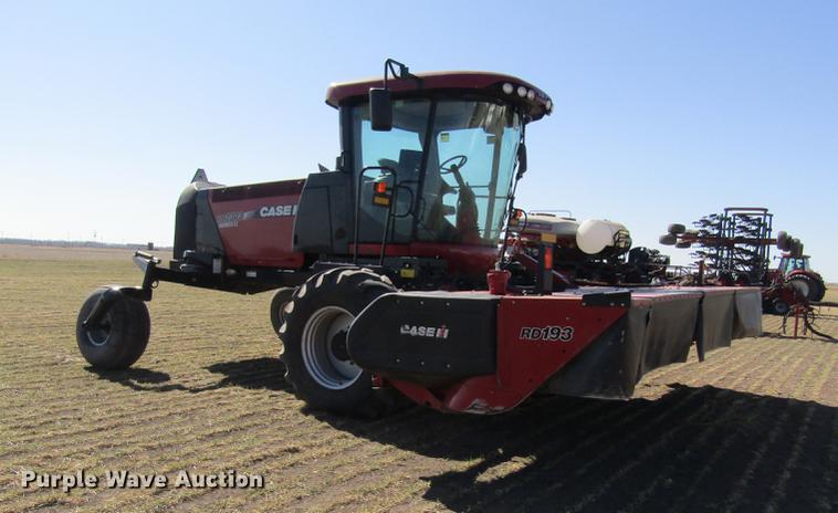image for item DD8706 2014 Case IH WD2303 self-propelled windrower