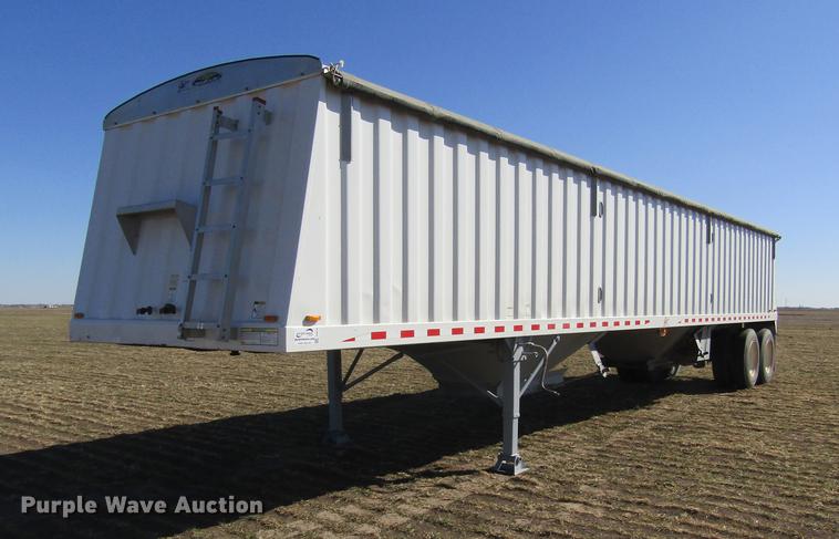 image for item DD8710 2005 Jet double hopper bottom grain trailer