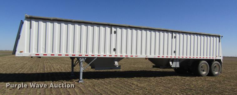 image for item DD8710 2005 Jet double hopper bottom grain trailer