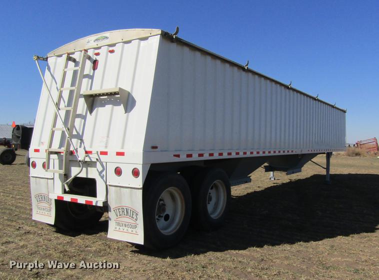 image for item DD8710 2005 Jet double hopper bottom grain trailer