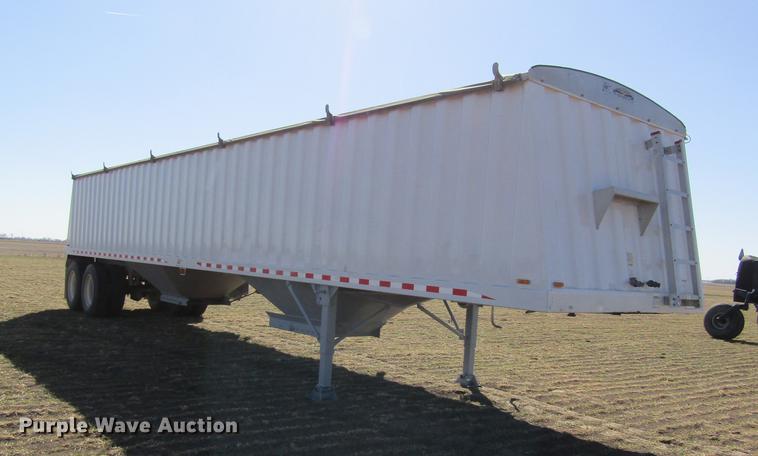 image for item DD8710 2005 Jet double hopper bottom grain trailer