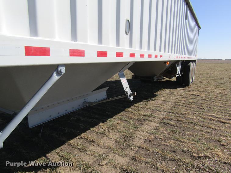 image for item DD8710 2005 Jet double hopper bottom grain trailer