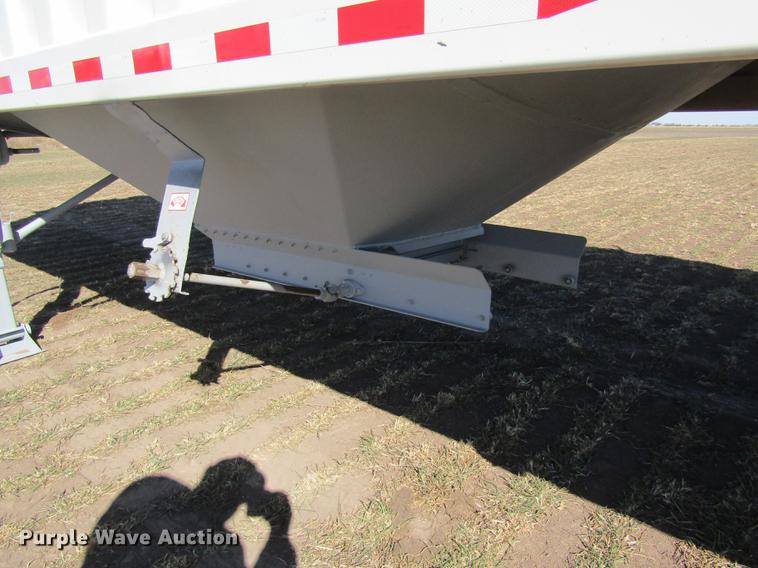 image for item DD8710 2005 Jet double hopper bottom grain trailer
