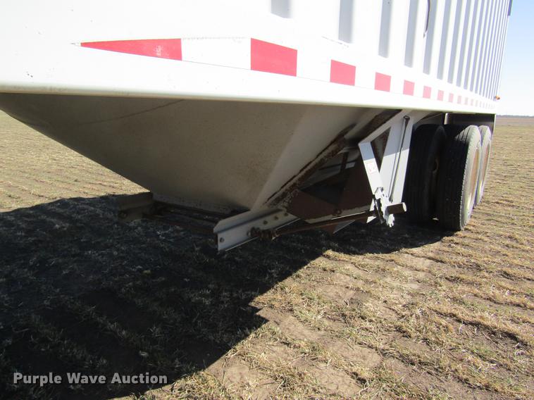 image for item DD8710 2005 Jet double hopper bottom grain trailer