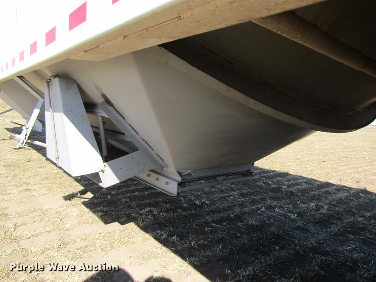 image for item DD8710 2005 Jet double hopper bottom grain trailer