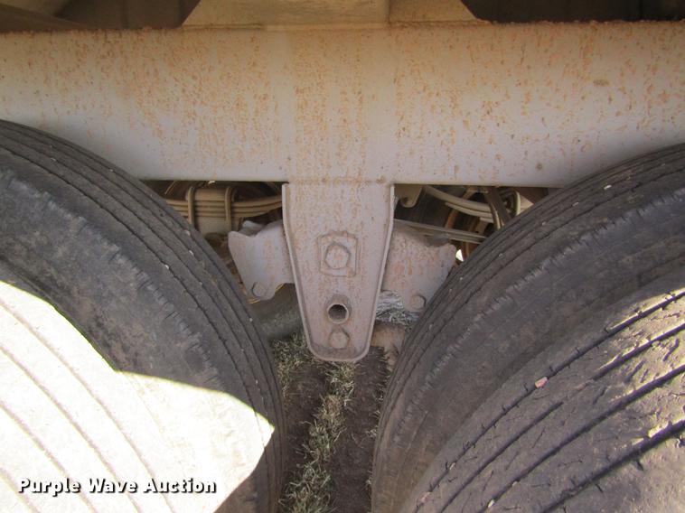 image for item DD8710 2005 Jet double hopper bottom grain trailer