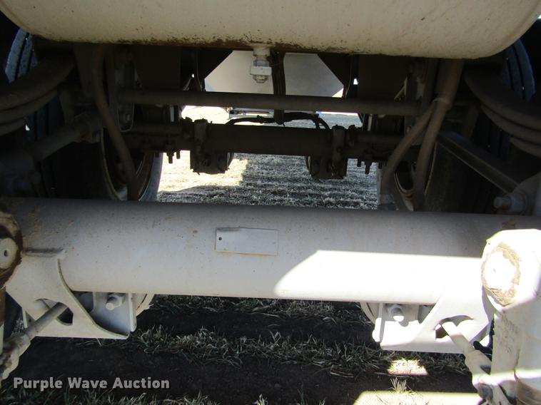 image for item DD8710 2005 Jet double hopper bottom grain trailer