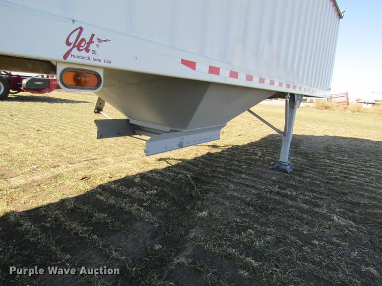image for item DD8710 2005 Jet double hopper bottom grain trailer
