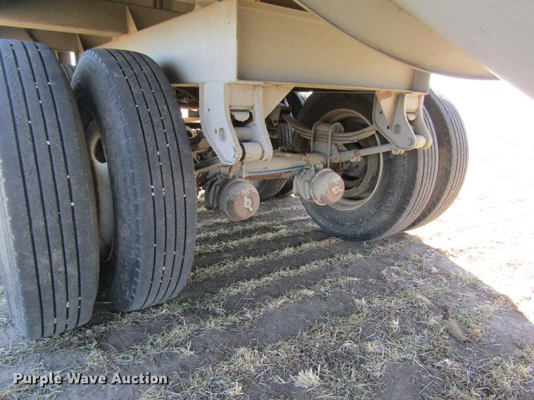 image for item DD8710 2005 Jet double hopper bottom grain trailer